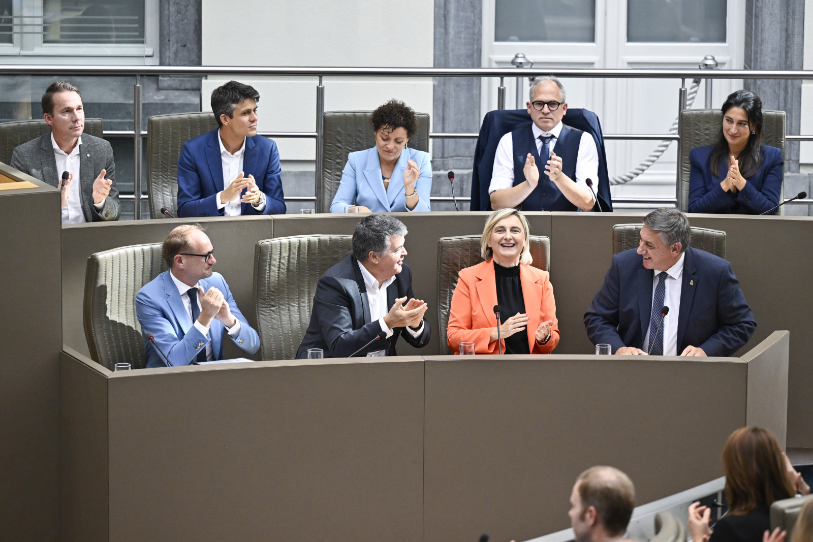 De voltallige Vlaamse Regering bij het begin van de Septemberverklaring 2023