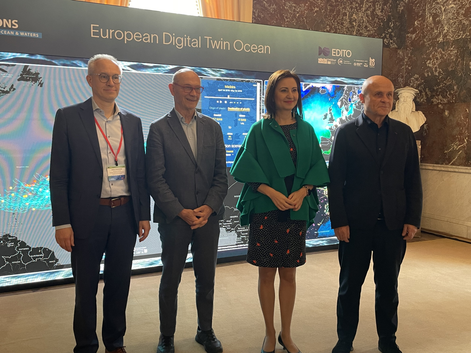 Het eerste pre-operationele platform van de EU DTO werd onthuld op het Digital Ocean Forum 2024, in de aanwezigheid van (v.l.n.r): Johan Hannssens, Secretaris-generaal departement EWI; Pascal Lamy, voorzitter Mission Ocean Board; Europees commissaris Iliana Ivanova; en Olivier Poivre d'Arvor, speciaal gezant voor de oceaan.
