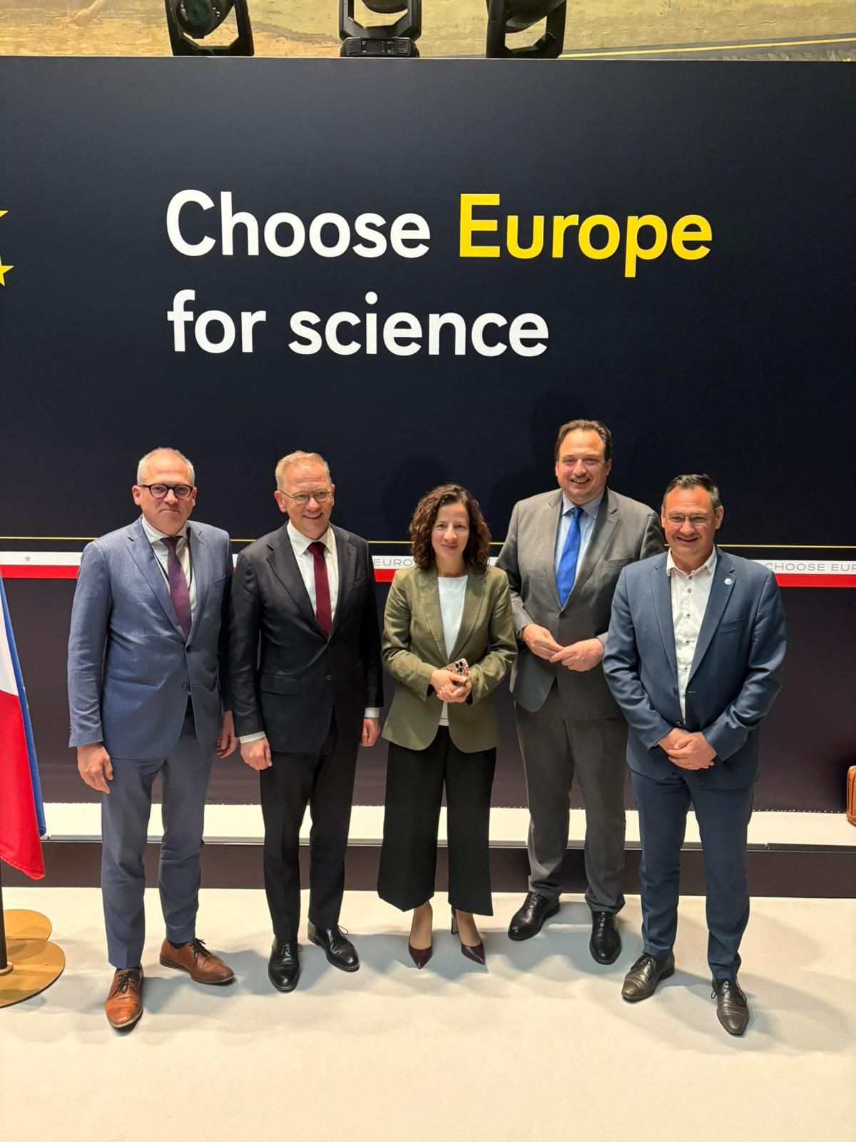 MP Diependaele; Eppo BRUINS Nederlands Minister of Onderwijs, Cultuur, en wetenschap; Roxana MÎNZATU, Uitvoerend vicevoorzitter voor sociale rechten en vaardigheden, kwaliteitsbanen en paraatheid (Europese Commissie), Jorrit Snijder, Voorzitter College van Bestuur bij Breda University of Applied Sciences, en Frederik D’Hulster, Algemeen Directeur HOWEST. 